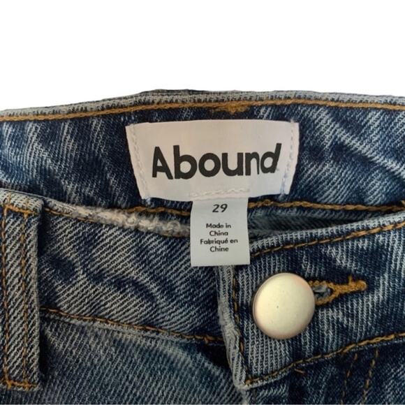 Abound High Rise Distressed Mom Jeans Size 29 Medium Wash Cotton NWT - Picture 3 of 5